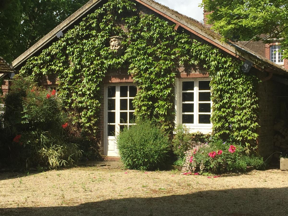 Le Puits D'Angle Bed and Breakfast Thibivillers Exteriör bild